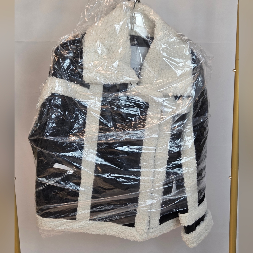 NVLT Women's Black & White Vegan Leather Shearling Fuzzy Coat Jacket Size S/M - Picture 15 of 16